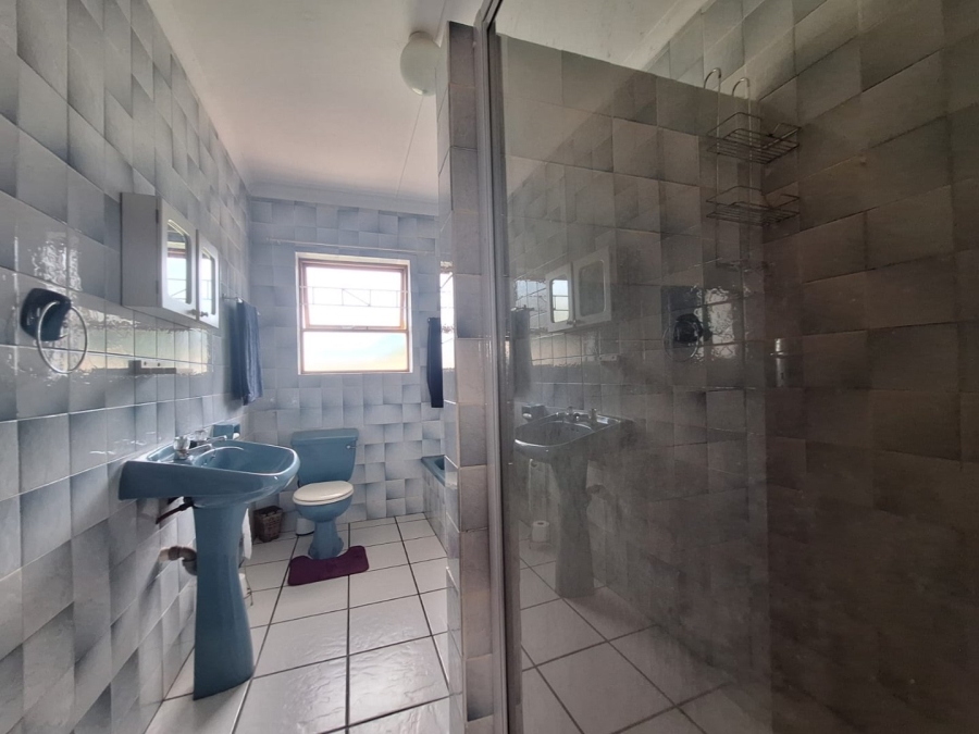 3 Bedroom Property for Sale in Wavecrest Eastern Cape
